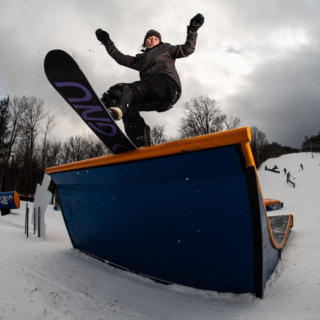 GNU Women's Ladies Choice Snowboard 2020 - Sun 'N Fun Specialty Sports 